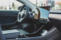 Touchschermen in de auto zijn gevaarlijker dan appen